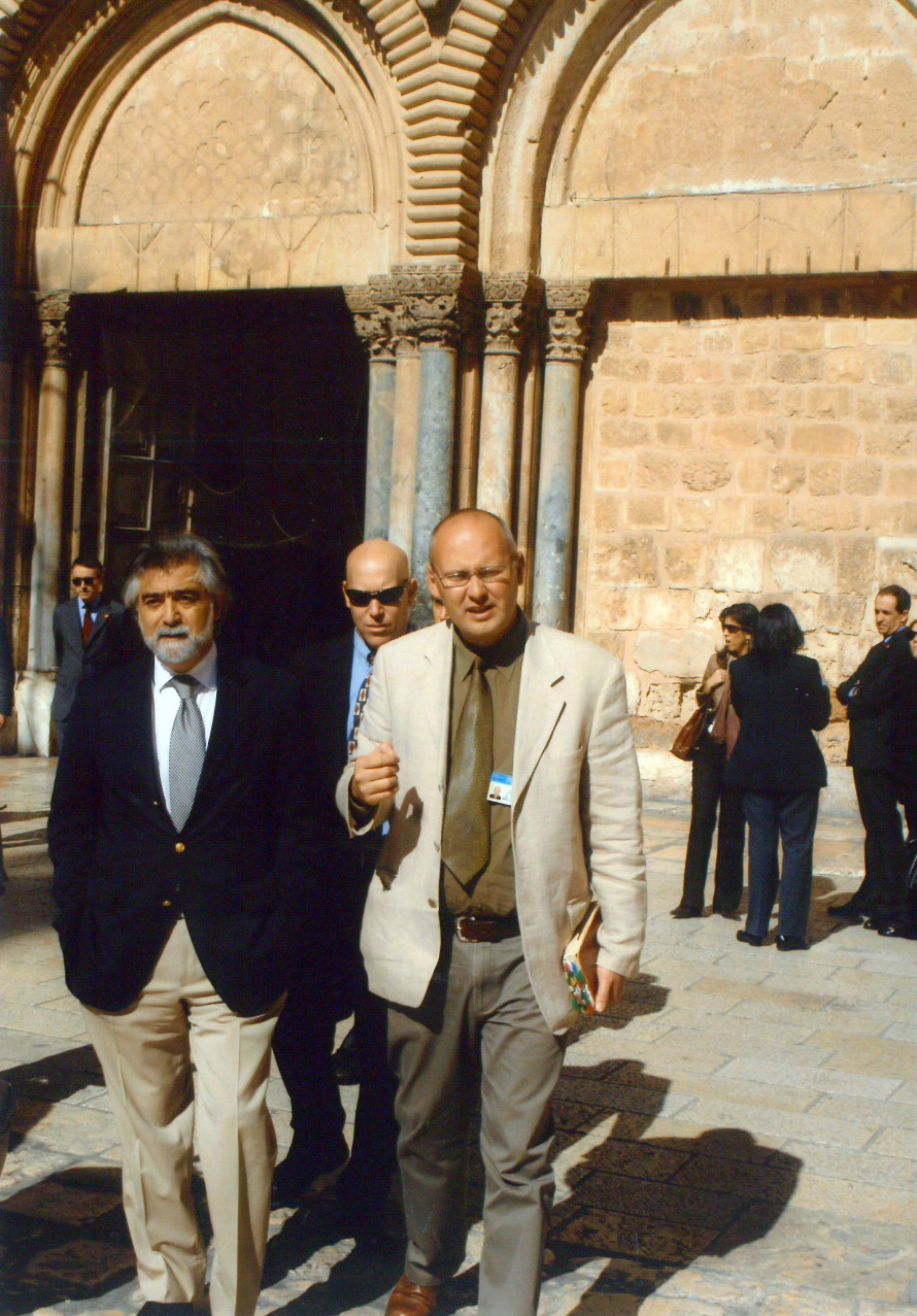 Guiding Foreign Minister of Portugal, Mr. Luis Amado — at Church of the Holy Sepulchre.
